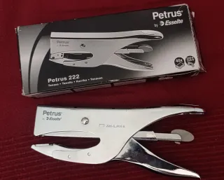 Grapadora Tenaza Petrus 222 by Esselte