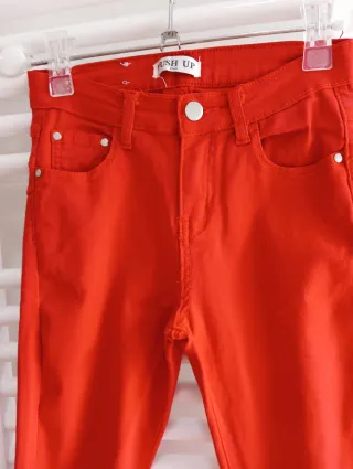 Pantalón pitillo push up rojo Talla XS