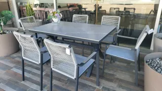 Mesa y 6 sillones exterior