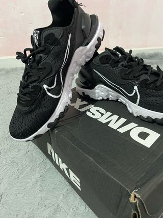 Nike React Vision Negro y Blanco