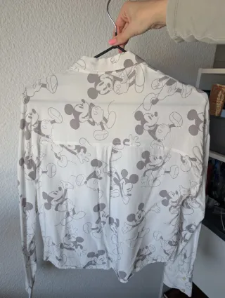 Camisa blanca con estampado Mickey Mouse