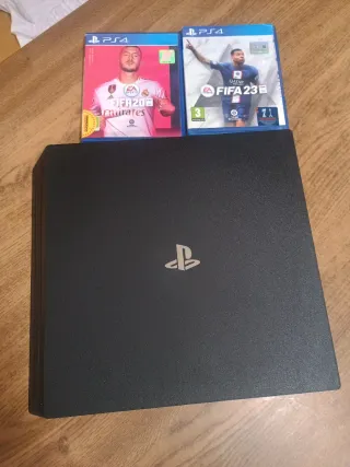PS4 Pro (PlayStation 4) Nera + FIFA 20 e FIFA 23