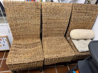 Sillas de Mimbre Marrón. 15€ cada 1, 40€ las 3
