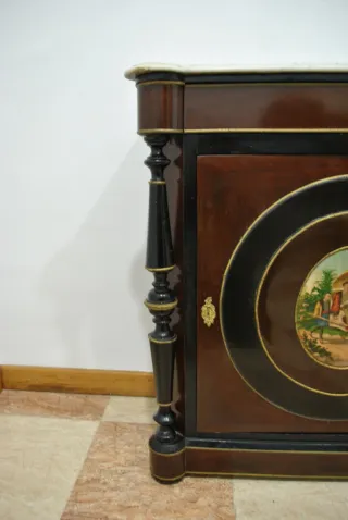 Antiguo mueble entredós medallón oriental