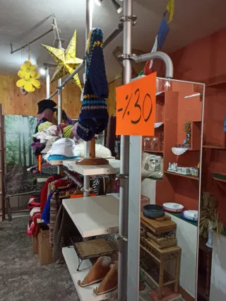 Estantería y perchero