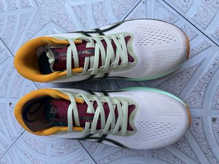 Zapatillas Asics Magic Speed 4 Beige/Naranja