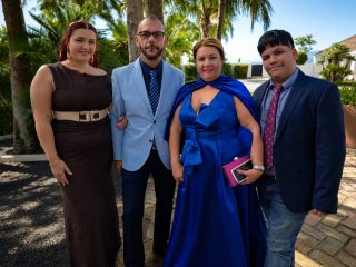Vestido de fiesta azul largo con abertura
