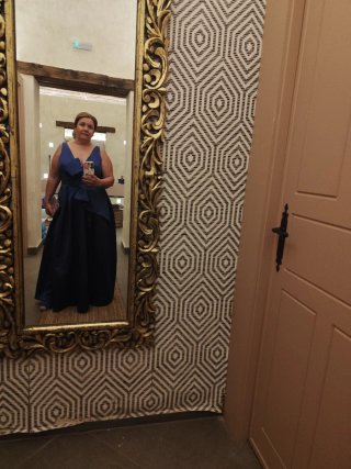 Vestido de fiesta azul largo con abertura