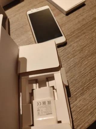 Huawei Nova scatola design