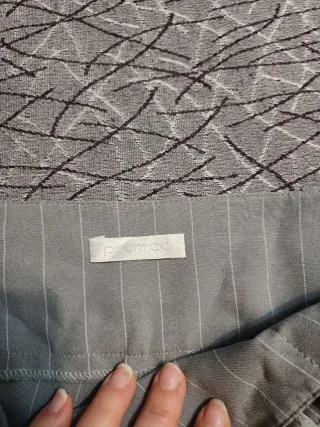 Pantalón de raya gris