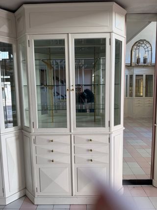 Vitrina expositor cristal y madera, tengo 6 unds