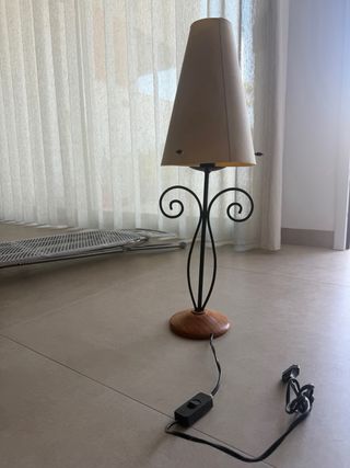 Lámpara vintage metal y maderap
