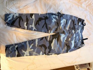 Pantalones vaqueros militares