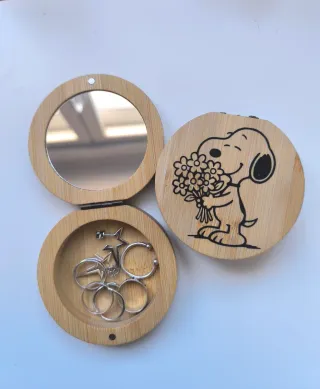 Joyero de bolsillo con espejo de Snoopy