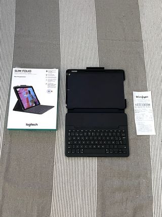 Funda Teclado Logitech Slim Folio iPad 7ª Gen