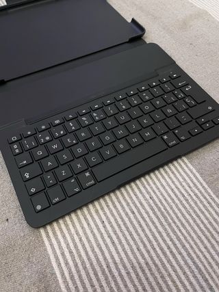 Funda Teclado Logitech Slim Folio iPad 7ª Gen