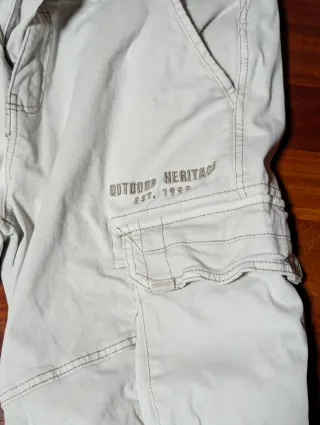 Pantalón cargo beige