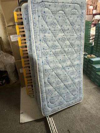 2 colchones 90x190 cm en 40 eur los 2 sueltos a 30