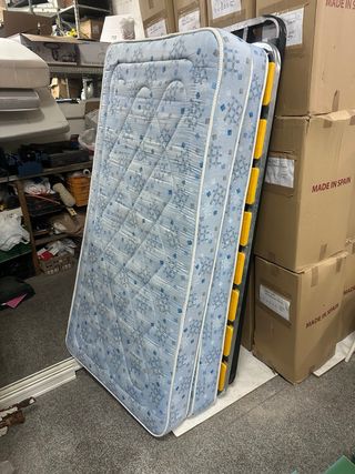 2 colchones 90x190 cm en 40 eur los 2 sueltos a 30