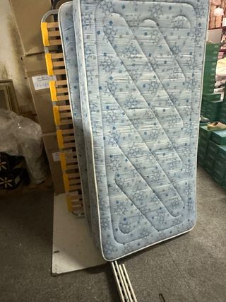 2 colchones 90x190 cm en 40 eur los 2 sueltos a 30