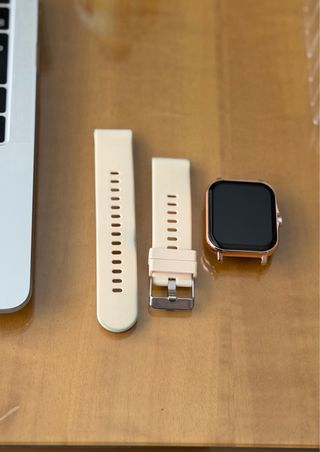 Smartwatch Beige y Dorado