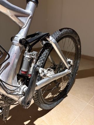 Bicicleta de Montaña Doble Suspensión