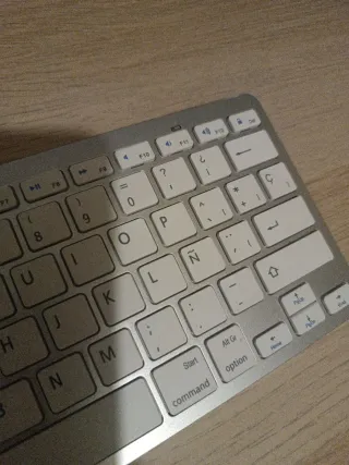 Teclado español Inalámbrico Rii Plata y Blanco
