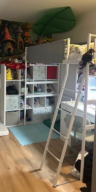 Cama alta tipo loft con escalera muy buen estado