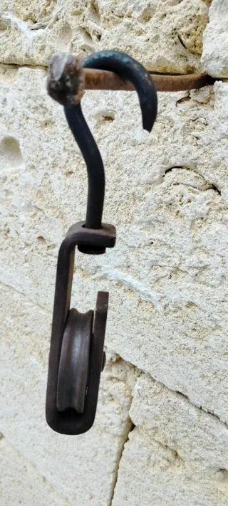 Carrucola vintage in ferro