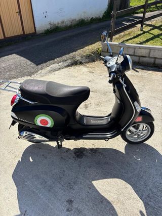 Vespa 125 Negra - ITV 2027 - 11.900 km