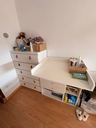 Cómoda y cambiador para bebé
