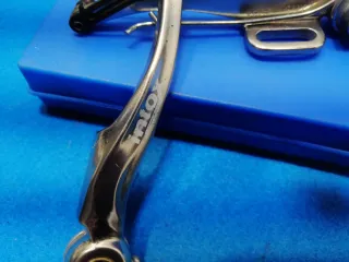 Frenos V-Brake Intox 93 gramos pareja