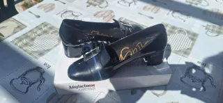 Zapatos negros charol hebilla