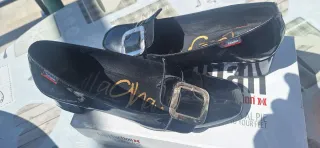 Zapatos negros charol hebilla