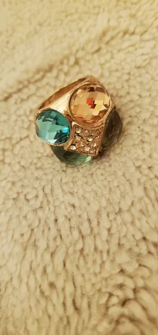 Anello Cocktail Oro con Pietre Verdi e Viola