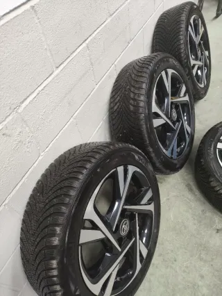 Llantas R18 Toyota C-HR de 2022