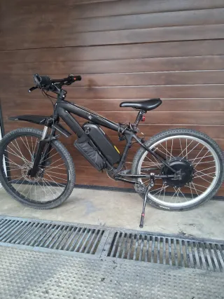 Bicicleta Eléctrica Negra