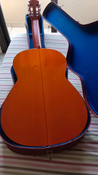 Guitarra Conde Hermanos 1976