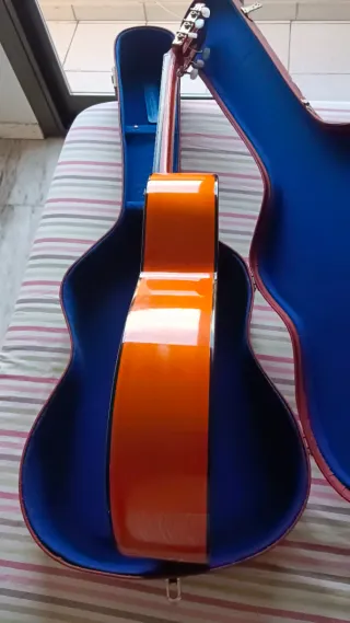 Guitarra Conde Hermanos 1976