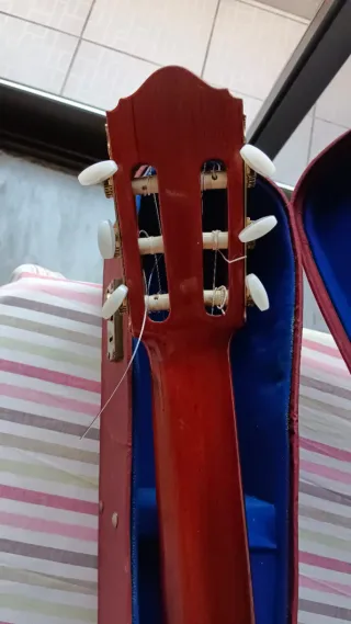 Guitarra Conde Hermanos 1976