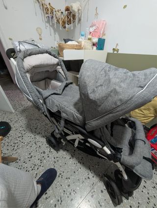 Carro gemelar CHIC 4 BABY gris.