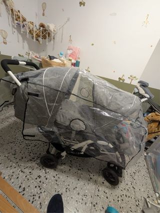 Carro gemelar CHIC 4 BABY gris.
