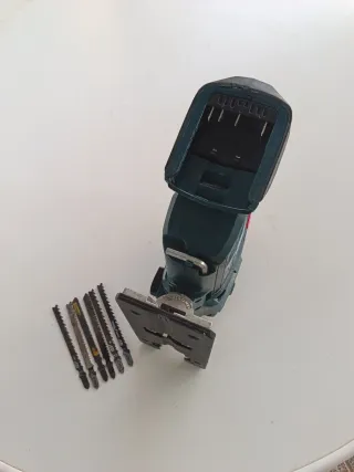 SIERRA DE CALAR O CALADORA BOSCH GST 18V-LI B