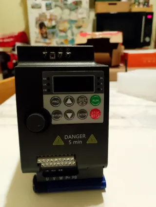 Convertitore di frequenza economico