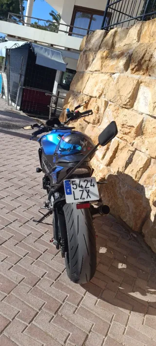 Suzuki GSX S950 Naked Azul.