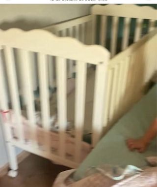Cuna de bebé blanca