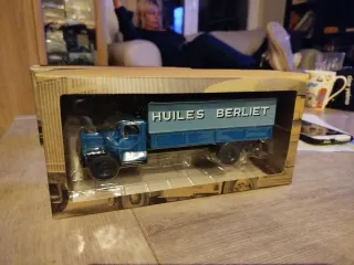 Camión Berliet GDC 1/43 Ixo