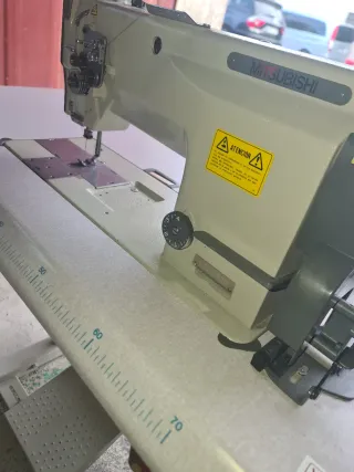Máquina Mitsubishi  Doble Arrastre 2 Agujas 1/4