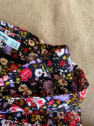 Falda pantalón Stradivarius XS lazo floral
