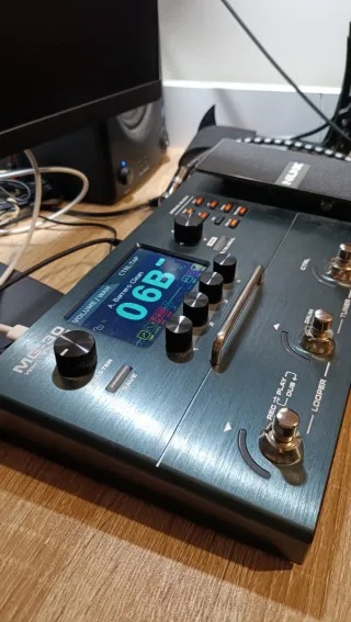 Nux MG-30 multiefectos de Guitarra eléctrica